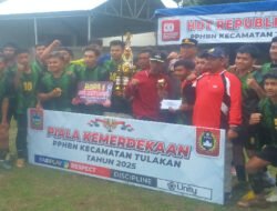 TNI- Polri Kolaborasi Dalam Pengamanan Turnamen Sepak Bola Piala Kemerdekaan di Kecamatan Tulakan