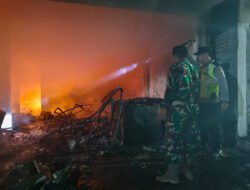 Sigap! TNI-Polri dan TRC-PB Berjibaku Padamkan Api di Panggul Trenggalek