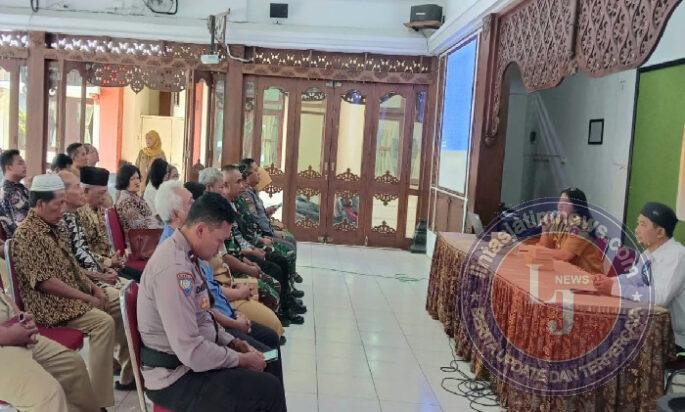 Babinsa Kratonan Ikuti Rapat Koordinasi Kerja Forsitoga dan Peringatan Maulid Nabi Muhammad SAW 1447 H