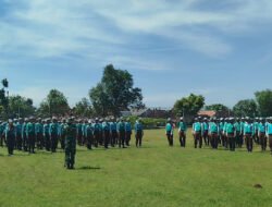 Latihan Baris-berbaris Momentum Babinsa Tanamkan Disiplin dan Nasionalisme Pada Siswa