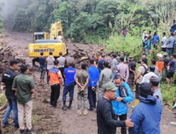 Kapolres Nagekeo Polda NTT Terjun Langsung Tangani Longsor Boawae–Mauponggo
