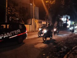 Ciptakan Keamanan Anggota TNI Bersama FKPPI, Banser Dan Kokam Melaksanakan Patroli