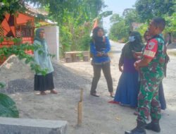 Babinsa Kodim Ponorogo Dampingi Petugas Medis Lakukan Penyuluhan Kesehatan Kepada Warga