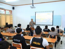 Kadiv Humas Beri Motivasi dan Pemahaman Tugas Kepolisian Pada Siswa Labschool Kebayoran