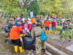 Peringati HUT Ke-80 TNI dan HUT Ke-75 Kodam IV/Dip, TNI Dan Masyarakat Kerja Bakti Bersama