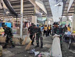 Peringati HUT TNI dan HUT Kodam IV/Dip, Kodim Sragen bersih bersih pasar