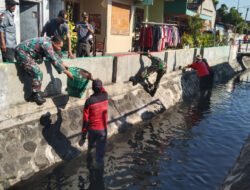 Menyatu Dengan Alam, Kodim 0735/Surakarta Bersihkan Sungai Todipan Dalam Rangka HUT Ke-80 TNI Dan HUT Ke-75 Kodam IV/Dip