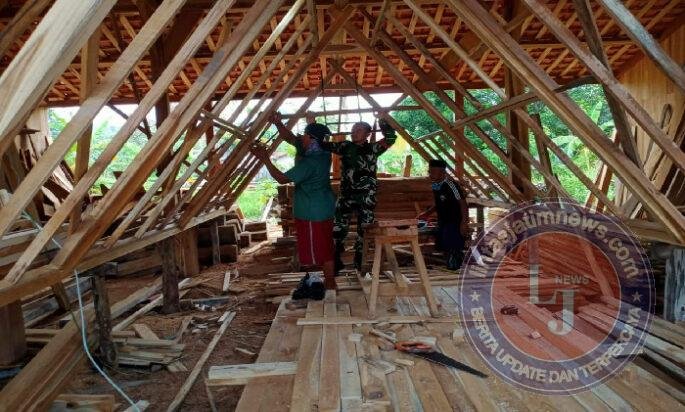 Babinsa Juwangi Jalin Silaturahmi dengan Pengrajin Mebel, Wujudkan Kemanunggalan TNI-Rakyat