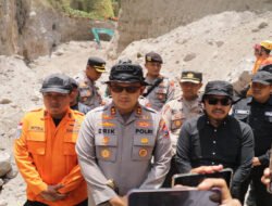 Tim SAR Gabungan Polres Magetan Berhasil Evakuasi Korban Longsor Tambang Trosono