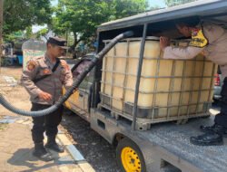 Polsek Winongan Salurkan 2.000 Liter Air Bersih ke Warga Sumberjo