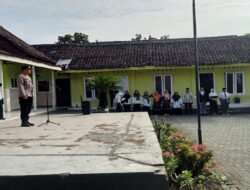 Kapolsek Wonorejo Jadi Pembina Upacara di Yayasan Hidayatul Mubtadiin, Ingatkan Bahaya Kenakalan Remaja