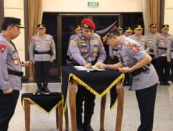 Kapolri Pimpin Sertijab Kabaintelkam dan Dankor Brimob Polri