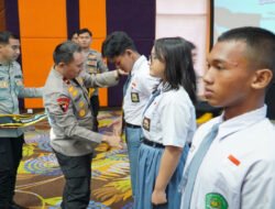 Polda Jatim Kukuhkan 234 Pelajar Jadi Duta Kamtibmas, Siap Jadi Agen Perdamaian di Sekolah