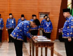 Lantik 1.256 PPPK dan 47 Pejabat Fungsional, Sekjen Kemendagri Tegaskan Budaya Tanggung Jawab dalam Bekerja