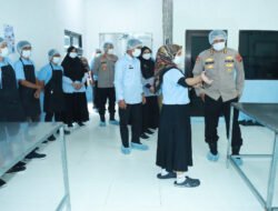 Itwasda Polda Jatim Lakukan Pengawasan SPPG Polres Gresik Pastikan Kualitas dan Kebersihan MBG