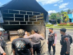 Patroli Polresta Banyuwangi Berhasil Gagalkan Penyelundupan Ribuan Botol Arak dari Bali