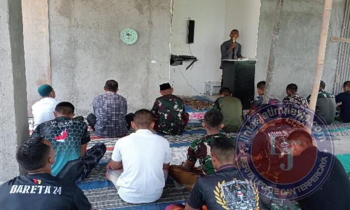 Tingkatkan Iman dan Taqwa Anggota Satgas TMMD 126 Desa Petungsinarang Lakukan Sholat Jumat