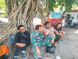 Ciptakan Kedekatan dan Jalin Silaturahmi, Babinsa Kemlayan Intensifkan Komsos dengan Warga