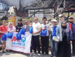 Gito Ricardo dan Bagana MIO DKI Jakarta Serahkan Bantuan Korban Kebakaran Papanggo Jakarta Utara
