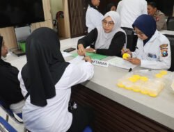 Polres Pelabuhan Tanjungperak Lakukan Pemeriksaan Kesehatan untuk Petugas SPPG