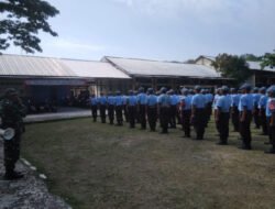 Babinsa Berikan Materi Dasar Berbaris kepada Siswa SMK Sakti