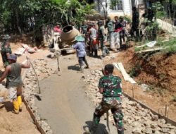 Cuaca Menyengat Tak Mengurangi Semangat Personel Satgas TMMD 126 Kodim Pacitan