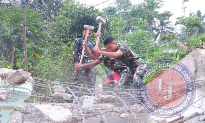Satgas TMMD 126 Kodim Pacitan Mulai Rehabilitasi Polindes di Desa Petungsinarang