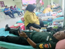 Peduli Kemanusiaan, Puluhan Anggota Kodim 0735/Surakarta Ikut Donor Darah Dalam Rangka Hari Sumpah Pemuda