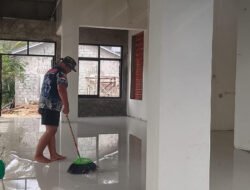 Satgas TMMD 126 Desa Petungsinarang Tuntas Pemasangan Keramik Mushola Nurul Huda