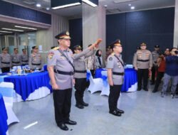 Pimpin Sertijab dan Pengantar Purna Tugas, Kadivhumas Polri Tekankan untuk Selalu Berbuat yang Terbaik