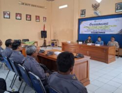 Sinergi TNI-Polri Bekali Linmas Surodakan dengan Sosialisasi Perda Ketertiban Umum di Trenggalek