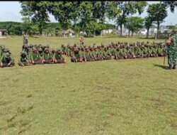 Babinsa Sampaikan Materi Tentang Makna Lambang Negara Indonesia kepada Siswa SMK Binawiyata