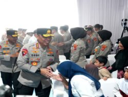 Wakapolri Berikan Santunan dan Bakti Sosial Kepada Warga Sekitar SMA Kemala Taruna Bhayangkara Bogor