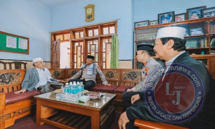 Kapolda Jatim Kunjungi Pondok Pesantren Al-Hikmah Melathen di Tulungagung