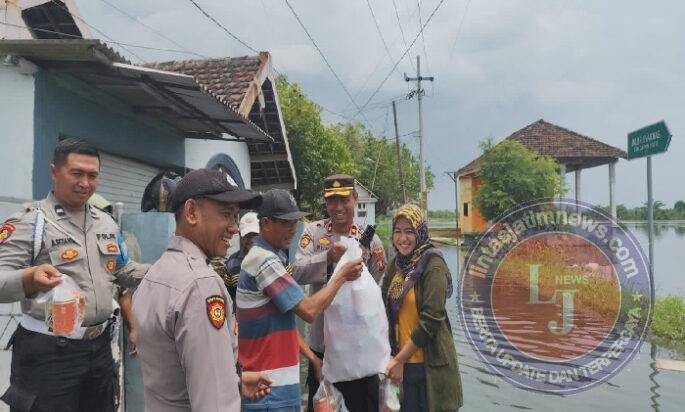 Polsek Beji dan Pemdes Kedungringin Salurkan Bantuan Sosial untuk Warga Terdampak Banjir