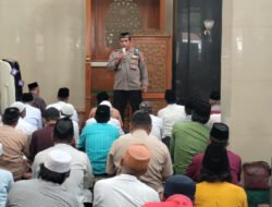 Satbinmas Polres Pasuruan Gelar Safari Salat Jumat, Tegaskan Bahaya Judi Online dan Narkoba