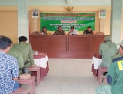 Satlinmas Trenggalek Diperkuat: TNI-Polri Turun ke Desa Berikan Pembekalan Keamanan