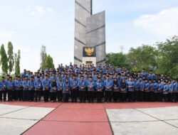Sambut HUT Korpri ke-54, ASN Polda Jatim Ziarah ke TMP