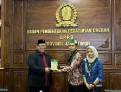 Perkuat Partisipasi Publik, HMI Sosbud Unesa Bahas Penyusunan Perda bersama Bapemperda DPRD Jatim
