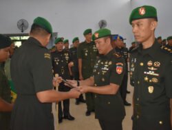 Letkol Ricky Serahkan Tongkat Komando Kodim 0725/Sragen Kepada Letkol Didin