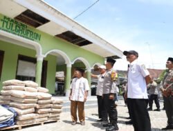 Polres Kediri Salurkan Puluhan Karung Semen Dukung Pembangunan Masjid