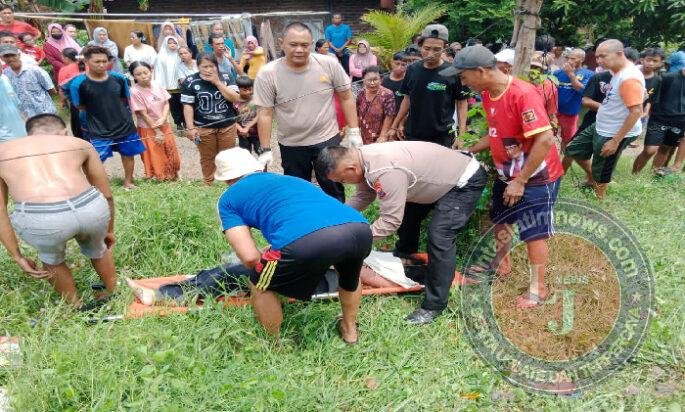 Unit Laka Polres Pasuruan Bergerak Cepat Tangani Tabrakan Mobil-Kereta di Beji, Empat Meninggal Dunia