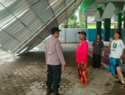 Hujan Deras Disertai Angin Kencang Rusak Masjid dan Rumah Warga di Pasuruan