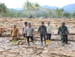Bima Arya Tinjau Lokasi Banjir di Solok, Pastikan Pendataan Akurat dan Pemulihan Cepat
