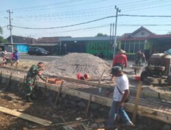 Bangun Talud, Cegah Air ke Jalan