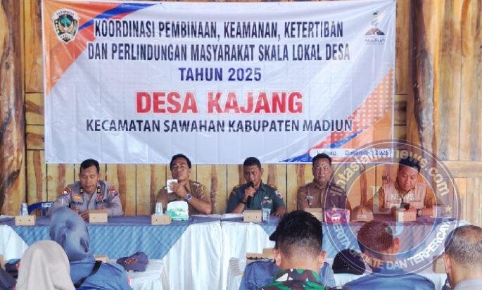 Babinsa Kajang Pantau Kegiatan Pembinaan Linmas untuk Tingkatkan Keamanan Desa