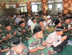Doa Bersama di Masjid An Nuur, Jejak Keakraban TNI AD dan Warga Trenggalek