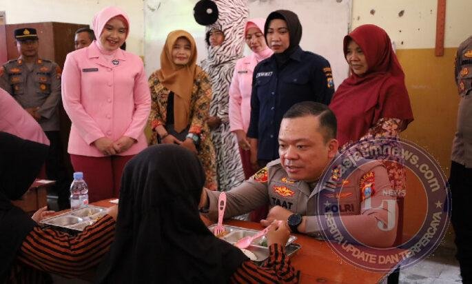 SPPG Polres Tulungagung 2 Gondang Distribusikan MBG 966 Porsi