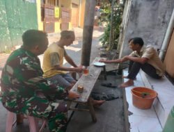 Segelas Kopi Panas, Jadi Sarana Kedekatan Babinsa Kemlayan Dengan Warga Binaan