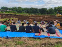 Pembangunan Gedung KDKMP Dimulai, Babinsa Kodim Ponorogo Ikuti Doa Bersama dan Syukuran